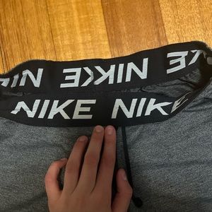 Nike gray/black sport short